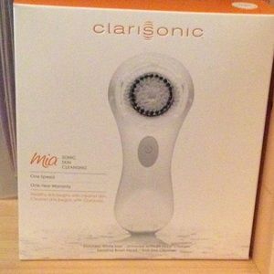 Clarisonic Mia skin cleansing brush NEW